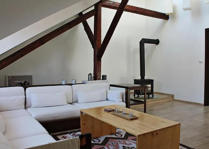 Attic With Parking, Near The Center Of Cb - 110m2 شقة تشيسكي بوديوفيتسه
